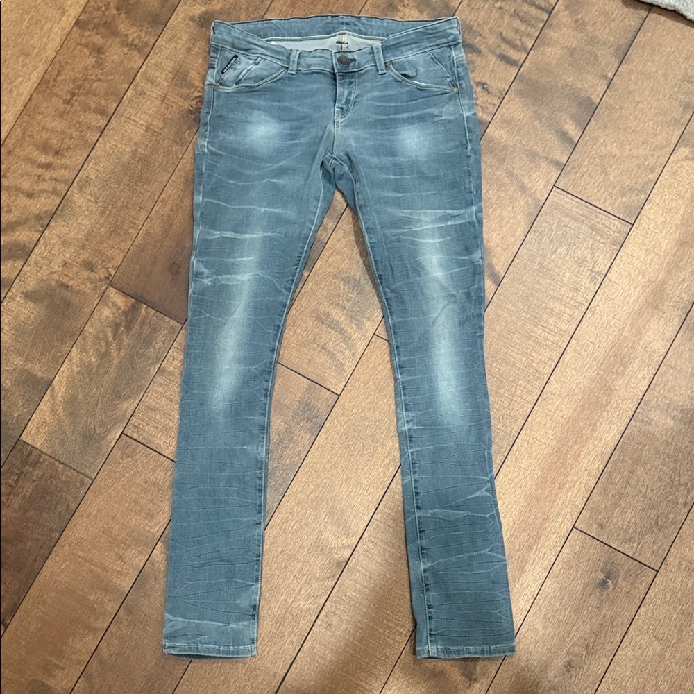 Stylish Blue Skinny Jeans